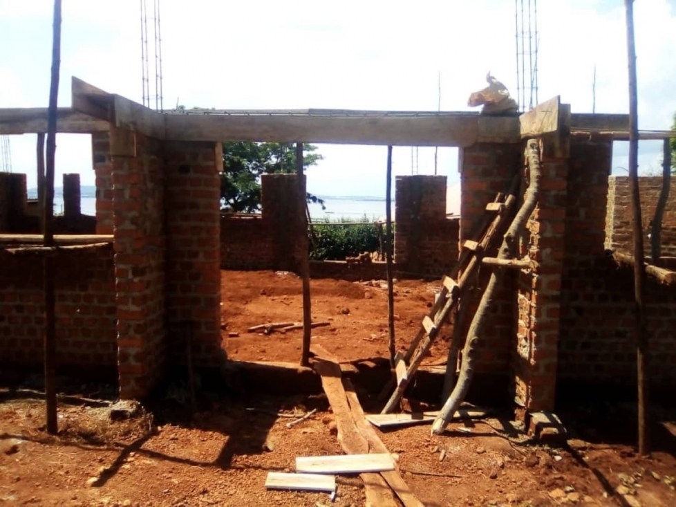 LUGA Care bouwt in dorpje Busaana, Uganda. LUGA Care bouwt in dorpje Busaana, Uganda.